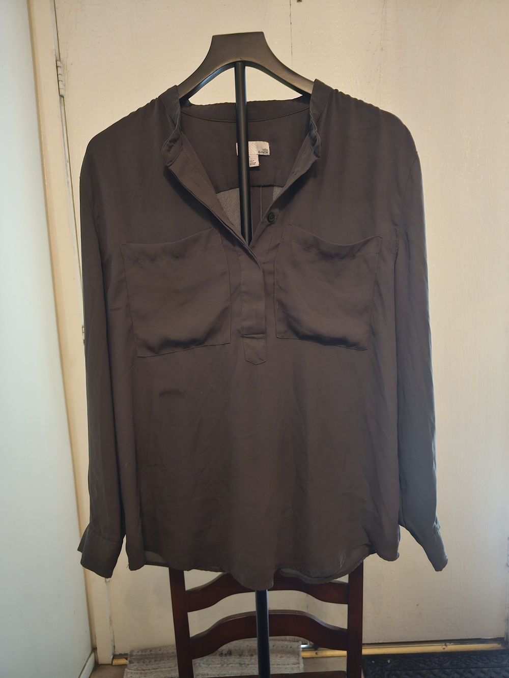 Women's Relaxed Long-Sleeve Tunic Blouse - Dark Gray